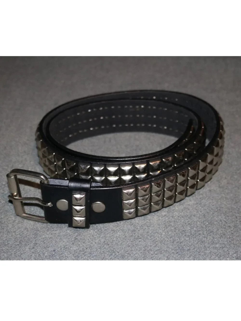 Hot Topic Pyramid Studded Belt 40 Black Leather - Picture 1 of 6